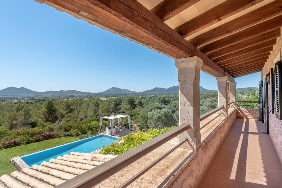 Finca La Pleta Villa in Raiguer