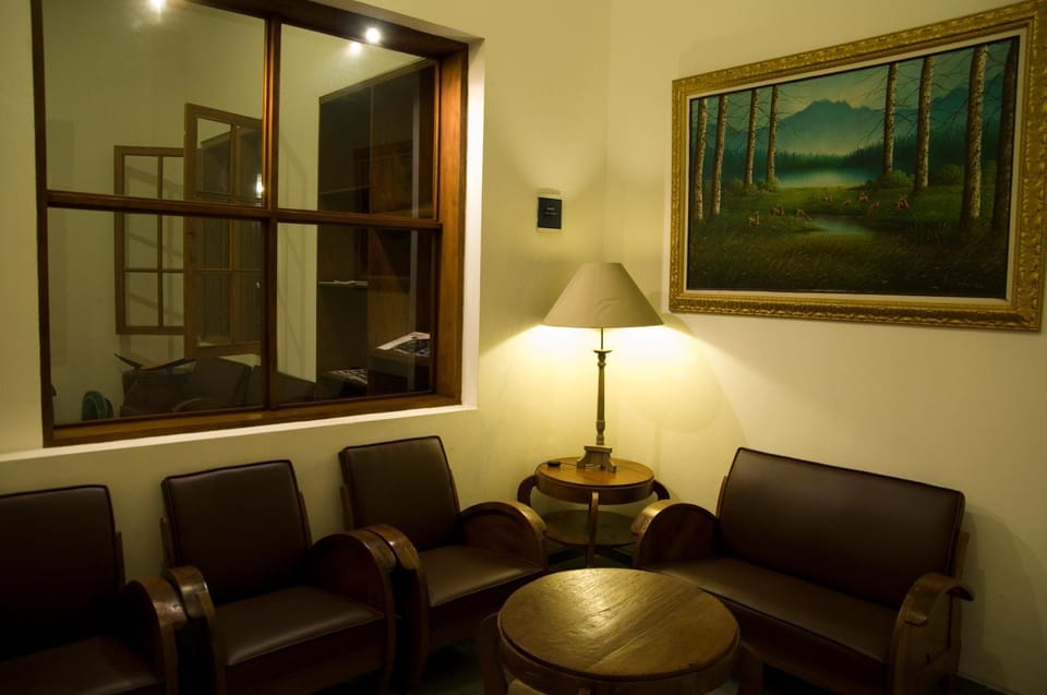Communal lounge/ TV room