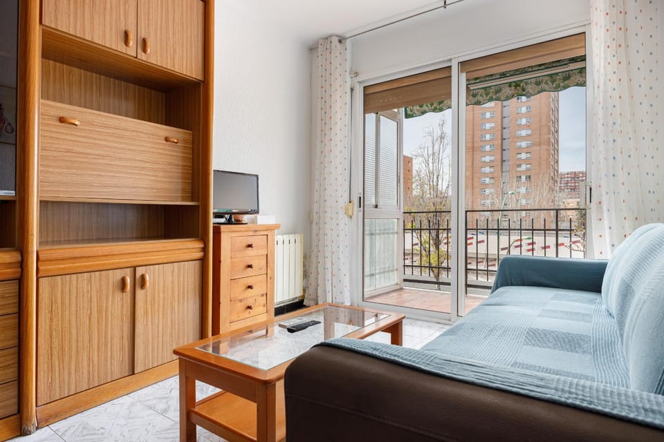 Besos · Bright apartment close to congress & port Apartment in Barcelona