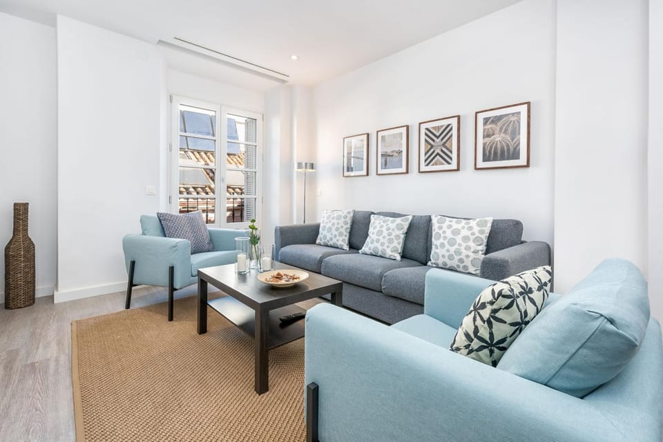 Communal lounge/ TV room, Living room