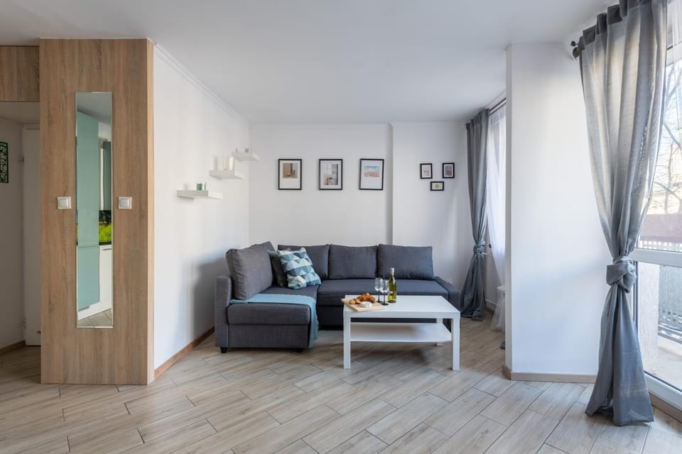Seating area, Bedroom