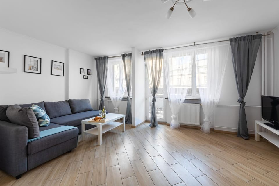 Living room, Seating area, Evening entertainment