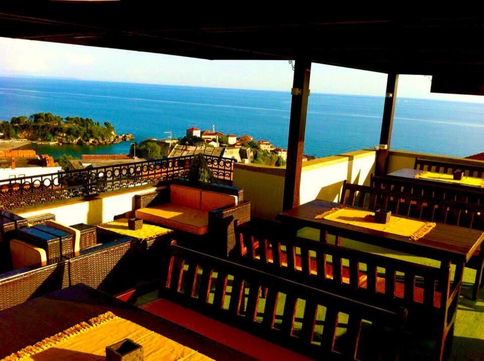 Restaurant/places to eat, Sea view