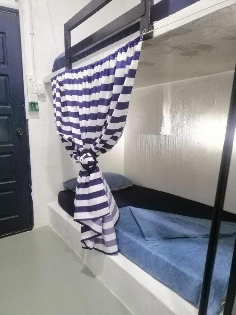 Bed, bunk bed