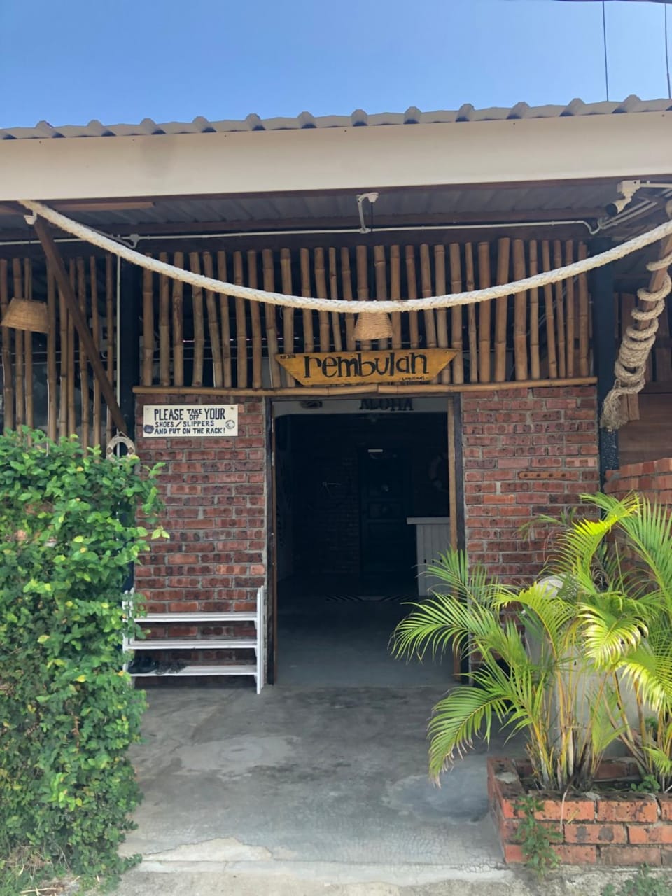 Facade/entrance