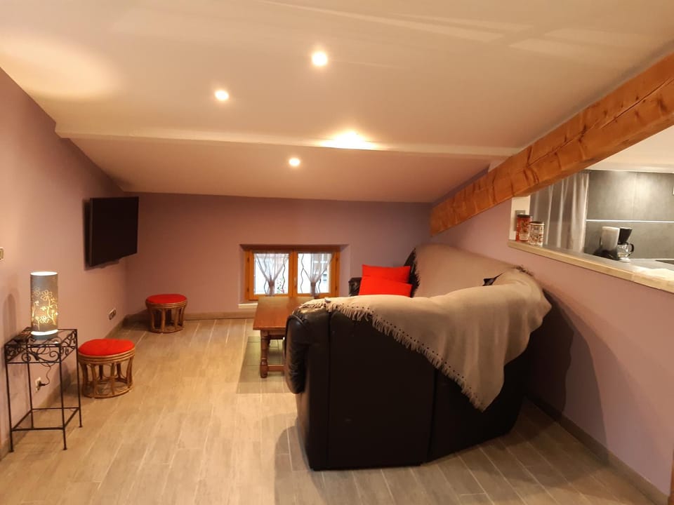 TV and multimedia, Living room, Seating area