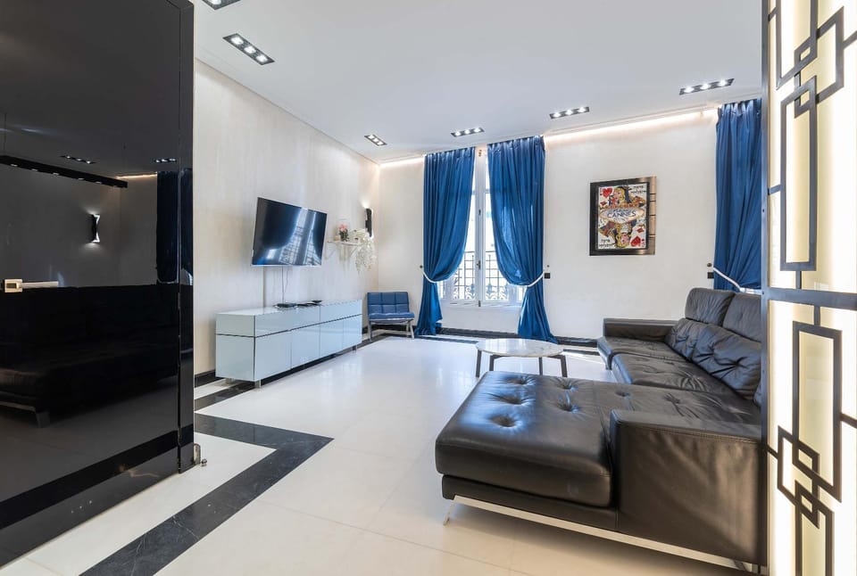 110 m2 golden square, renovated, 20metres croisette, parking private Apartment in Cannes