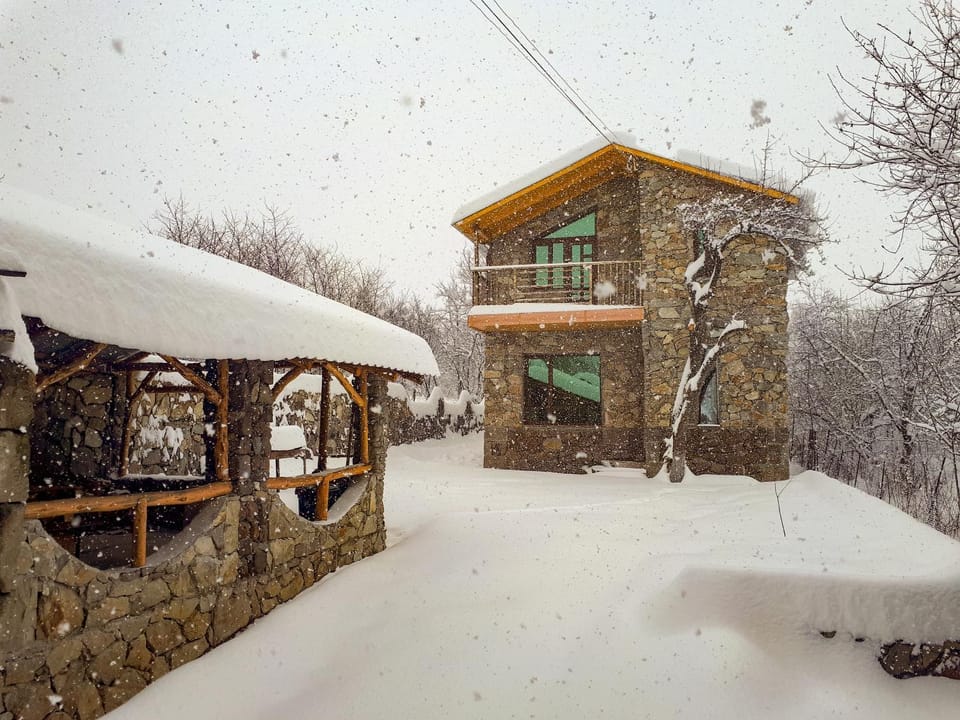 Property building, Facade/entrance, Day, Winter, On site, Area and facilities