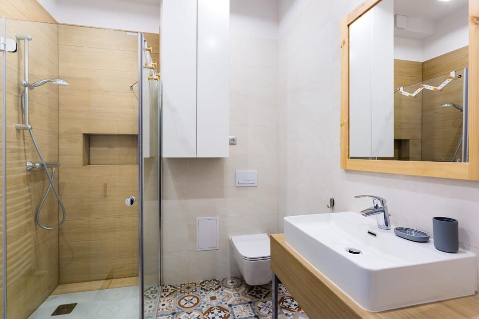 Shower, Toilet, Bathroom