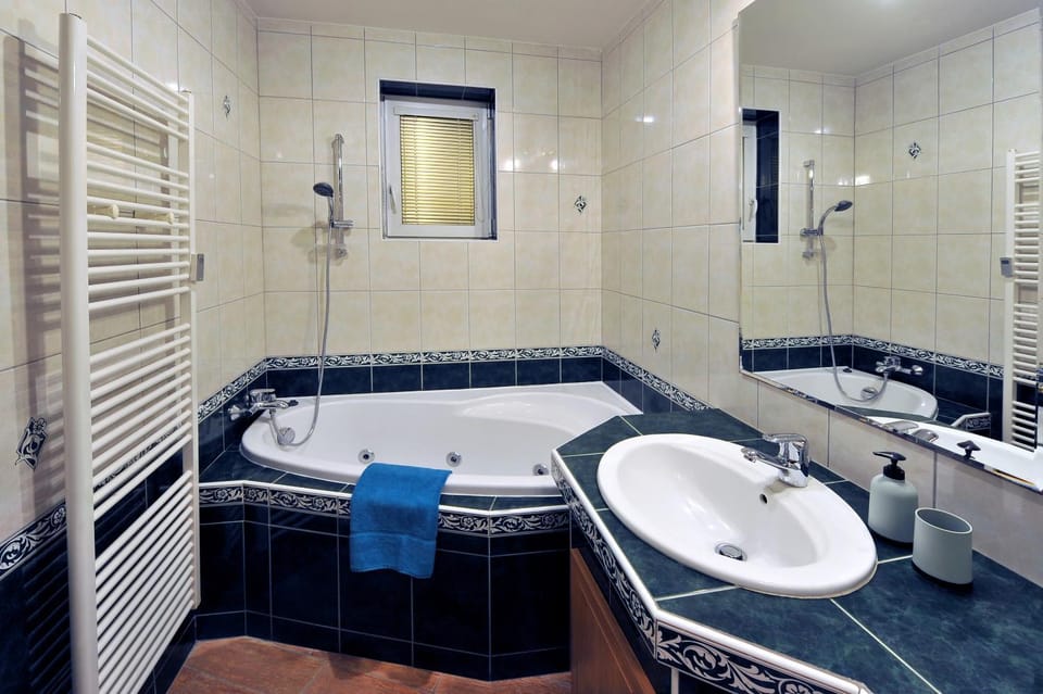 Toilet, Bathroom, Photo of the whole room