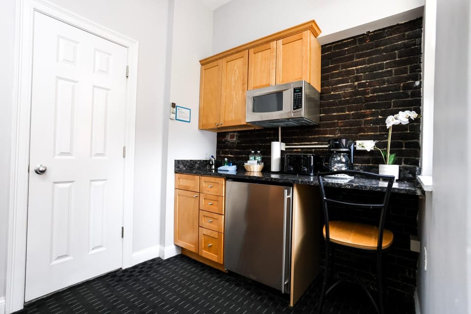 Downtown Boston Studio, #36 Apartment in Back Bay