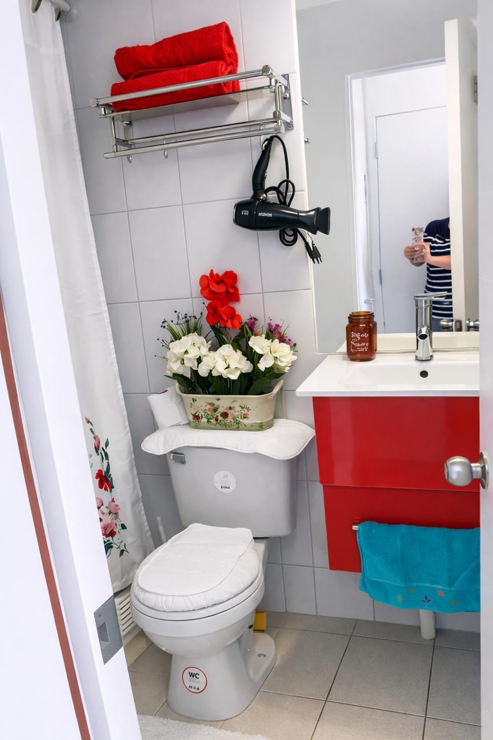 Toilet, Bathroom, towels