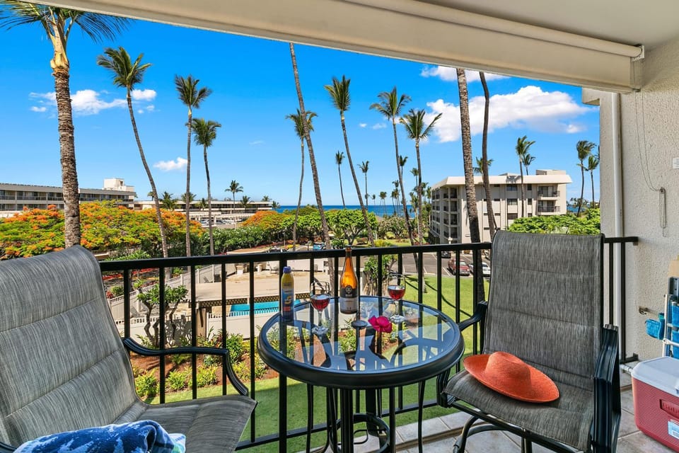 View (from property/room), Balcony/Terrace, Garden view, Pool view, Sea view