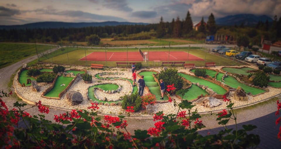 Bird's eye view, Minigolf, Tennis court