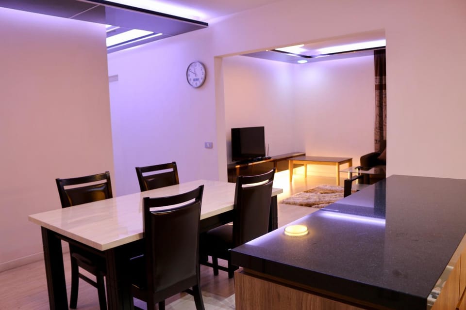 Communal lounge/ TV room, TV and multimedia, Seating area, Dining area, Evening entertainment