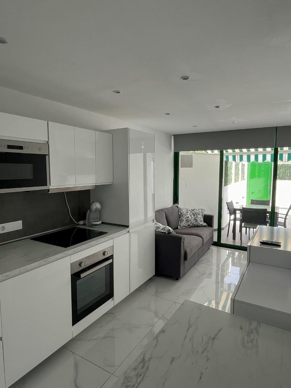 Kitchen or kitchenette, Living room, Dining area, dishwasher, minibar, pet friendly, stove