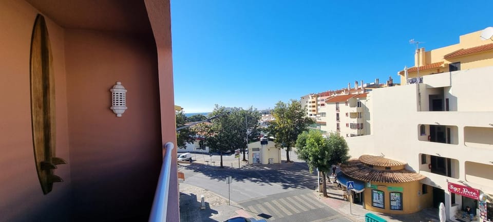 MAIN AVENUE ALBUFEIRA, walk to beach, Old Town, shooping, top location Apartment in Albufeira