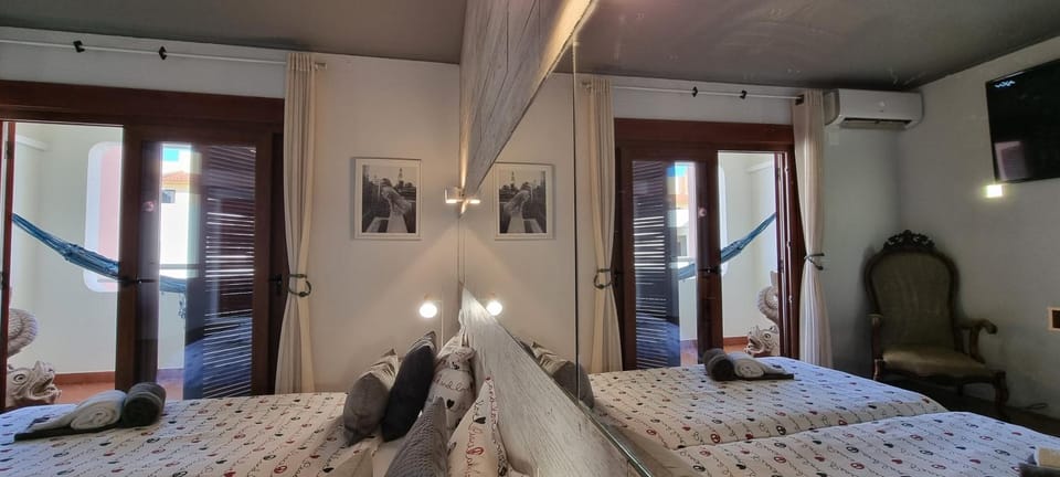 MAIN AVENUE ALBUFEIRA, walk to beach, Old Town, shooping, top location Apartment in Albufeira