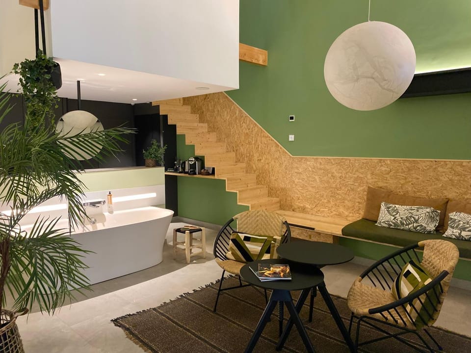 Bathroom, Living room, Photo of the whole room, Seating area, Bath