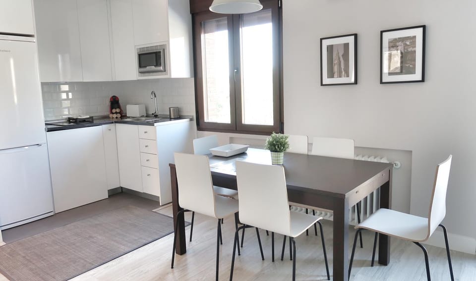 Kitchen or kitchenette, Dining area, On site