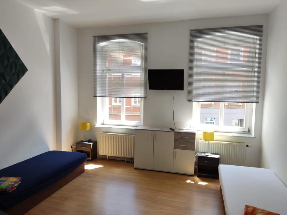 FLEX Aparts - große, möblierte Wohnung in Zwickau mit 2 Zimmern Apartment in Zwickau