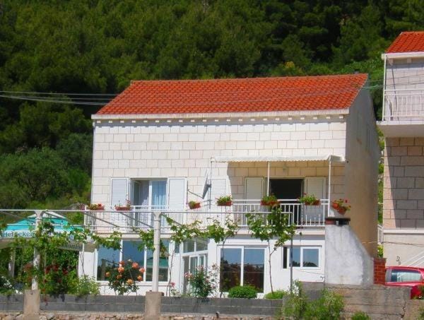 Property building, Facade/entrance, Off site