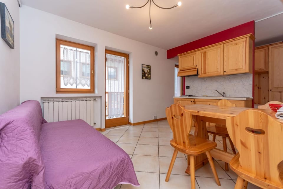 Kitchen or kitchenette, Living room, Dining area