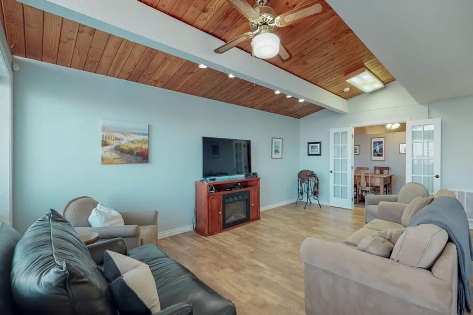 Westport Marina Guest House House in Westport