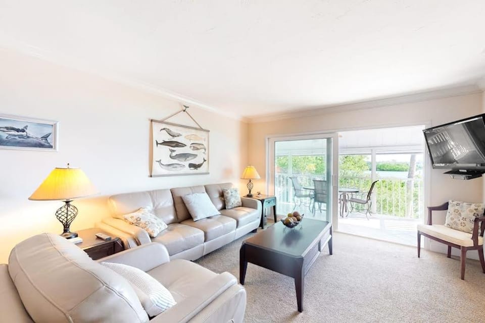 Peppertree Perfection House in Siesta Beach