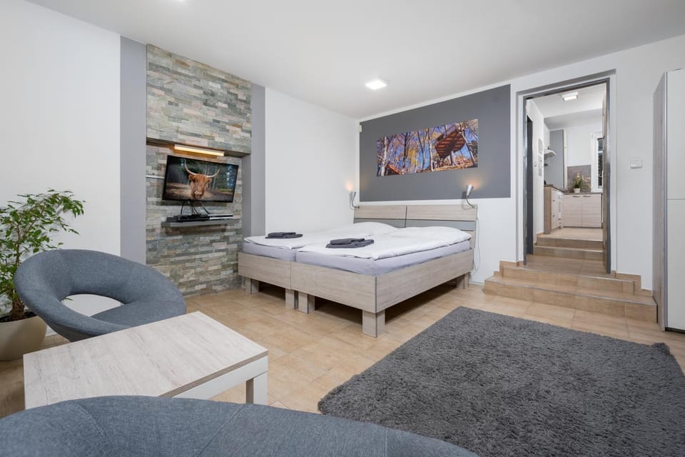Photo of the whole room, Bedroom