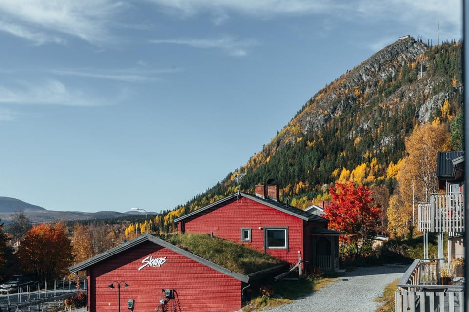 Property building, Natural landscape, Mountain view