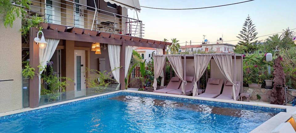 Property building, Swimming pool, Swimming pool