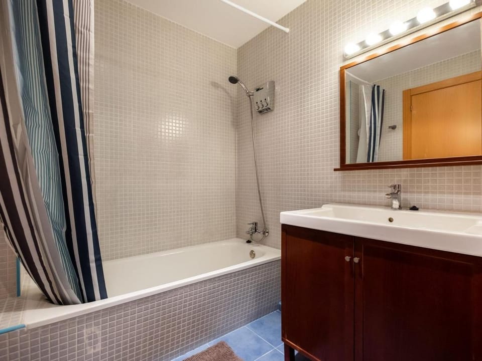 Bathroom, Bath
