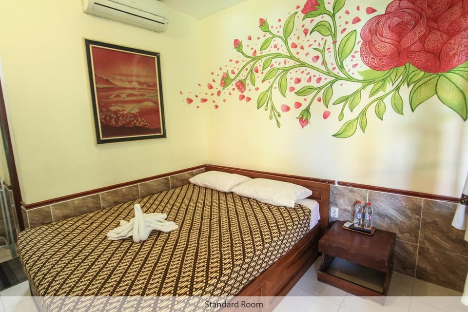 TV and multimedia, Seating area, Bedroom