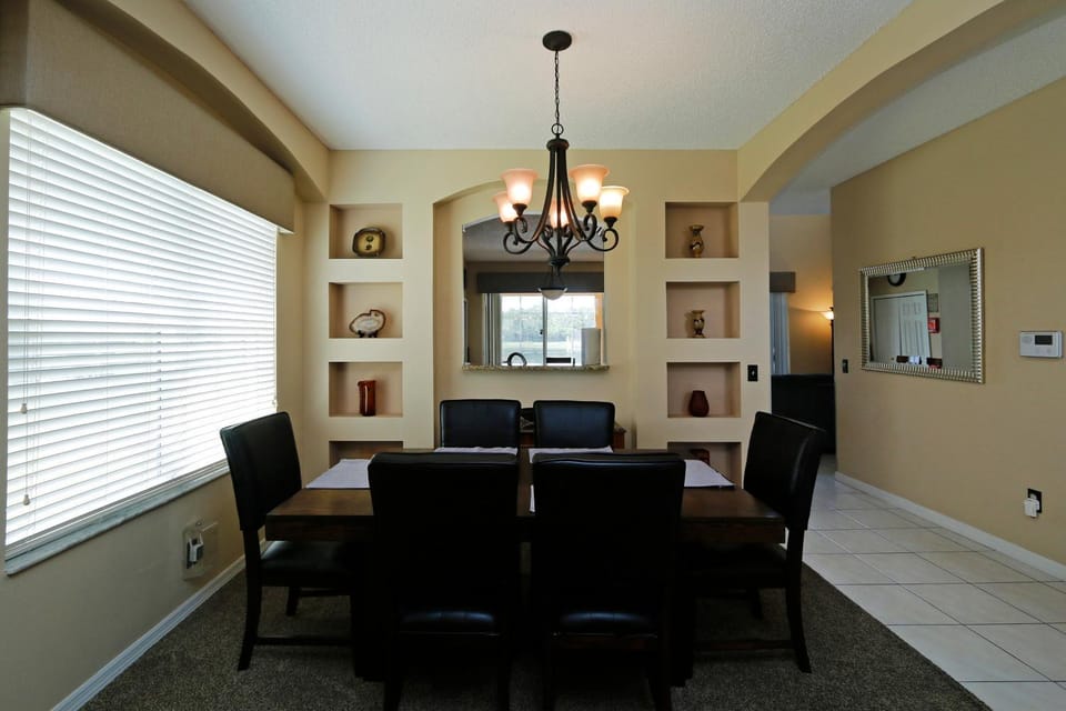 Seating area, Dining area