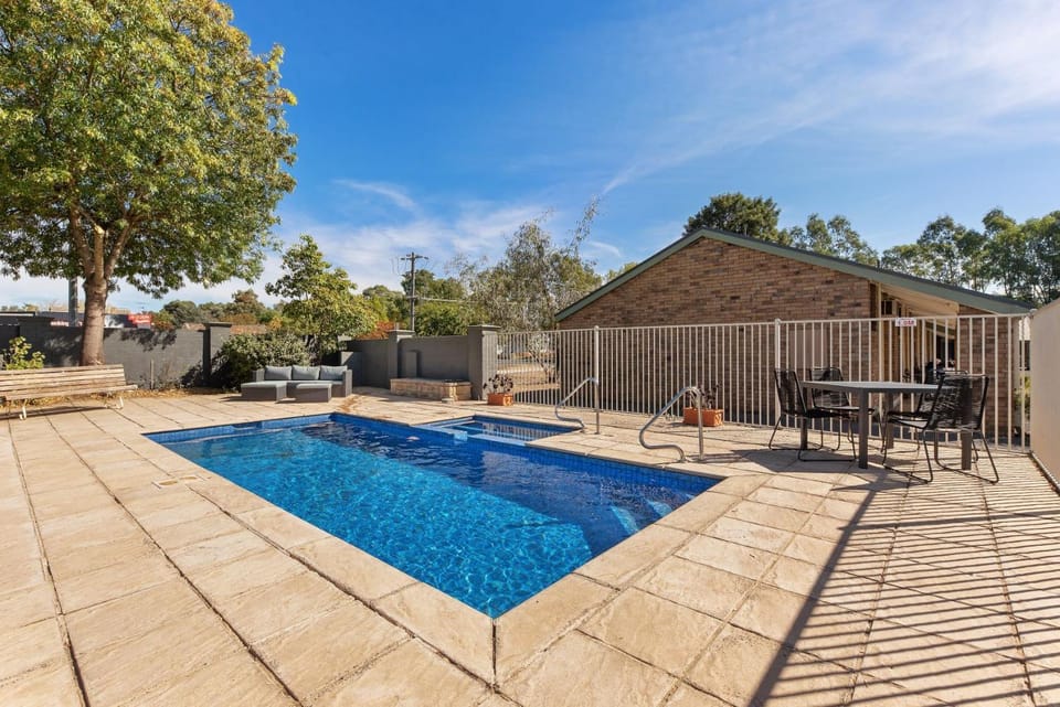 Homestead Motor Inn & Apartments Motel in Bendigo