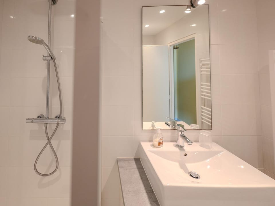 Appartement T2 avec balcon face mer - FR-1-197-132 Apartment in Les Sables-d'Olonne