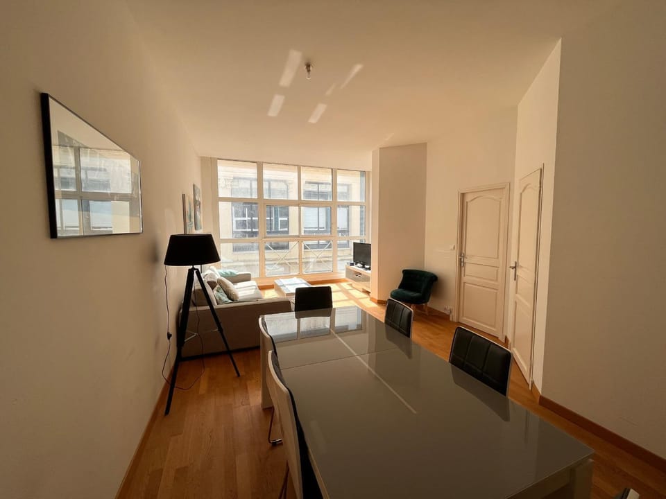 Grand appartement T2 proche plage avec wifi, ascenseur et cuisine équipée - FR-1-197-135 Apartment in Les Sables-d'Olonne