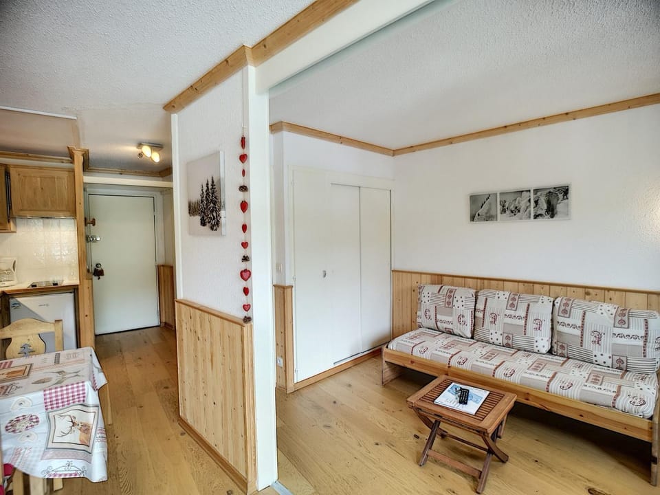 2 pièces rénové, 4 pers, sud, ski aux pieds, parking gratuit - FR-1-178-181 Apartment in Les Allues