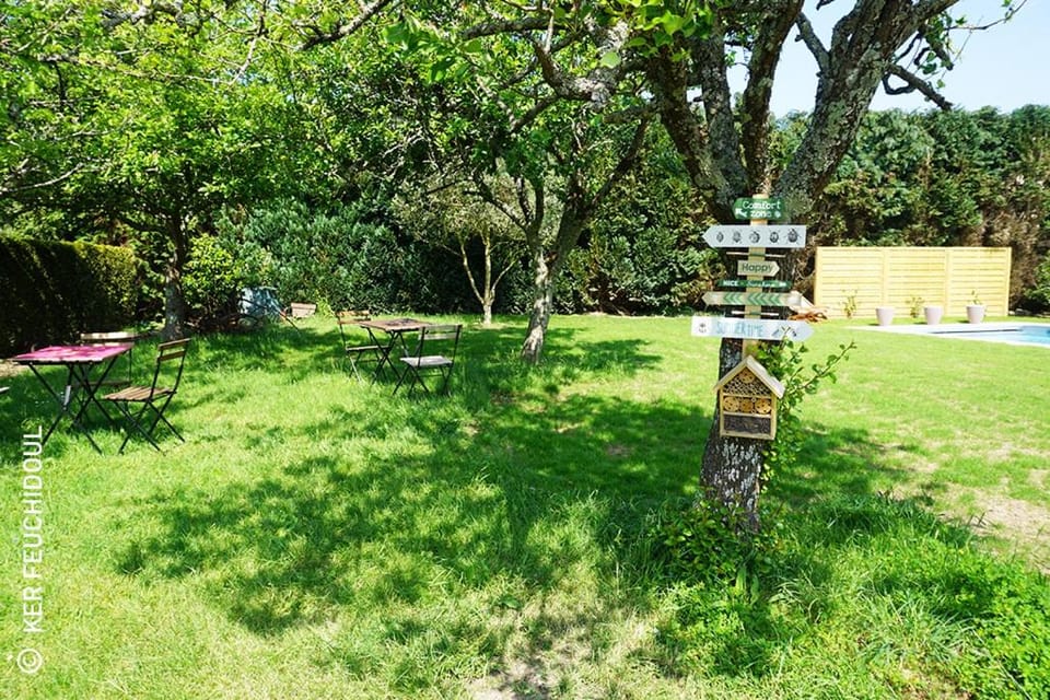 Garden, Swimming pool, Swimming pool