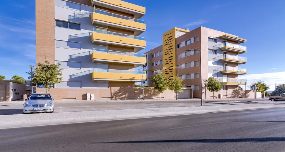 Property building, Facade/entrance, Off site