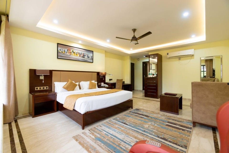 Photo of the whole room, Bedroom