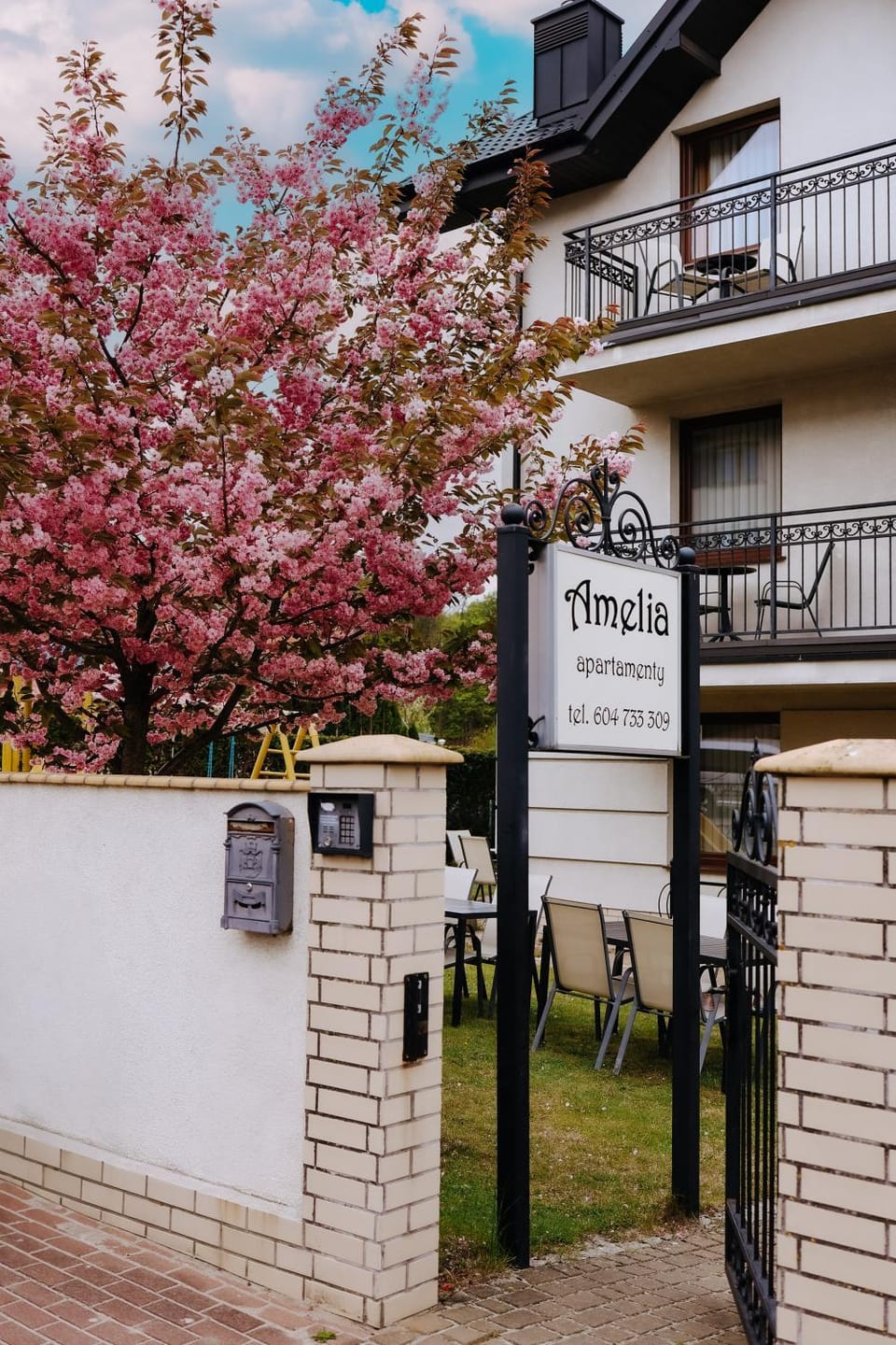 Property building, Spring, Day, Property logo or sign, Garden, Garden view, Street view