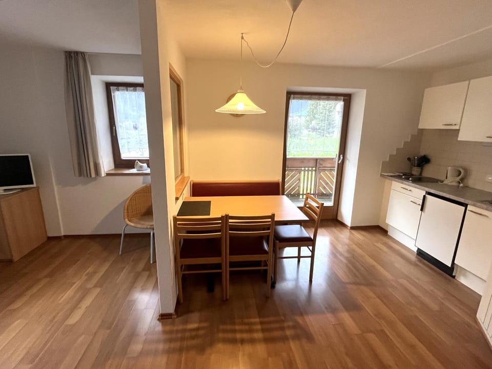 Living room, Photo of the whole room, kitchen