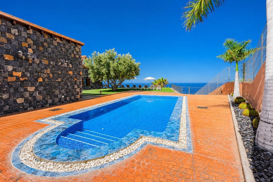LAS MORADITAS, CHALET con PISCINA PRIVADA House in Canary Islands