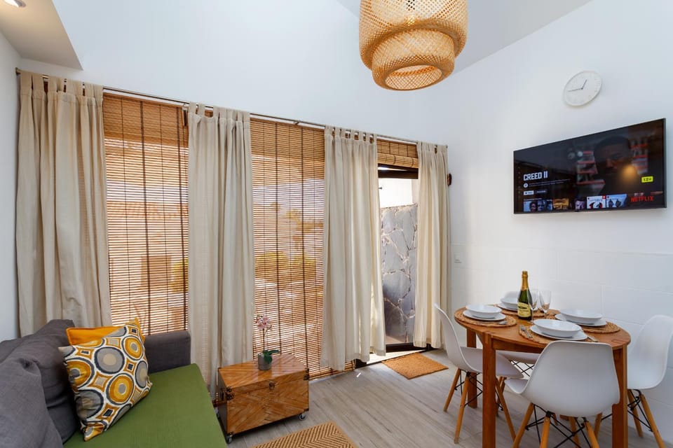 TV and multimedia, Living room, Dining area
