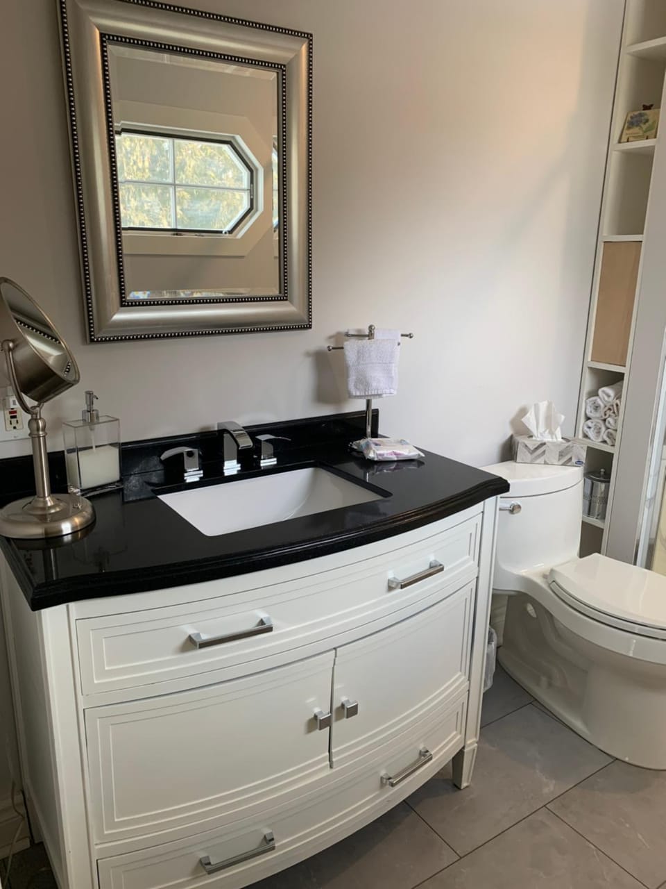 Toilet, Bathroom, towels