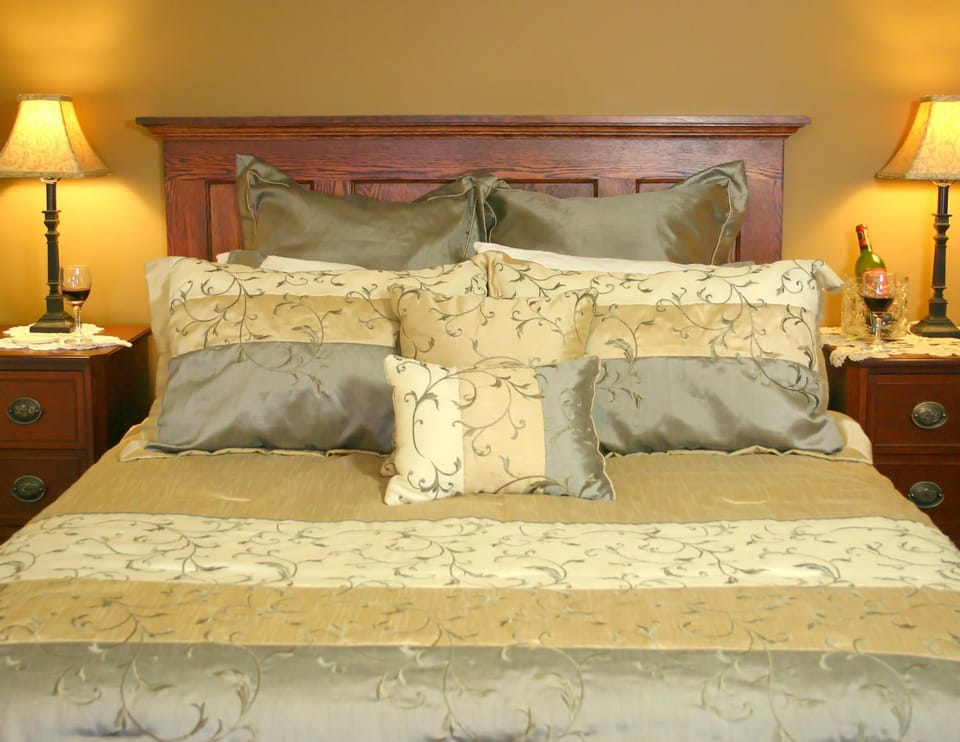 Bed, Bedroom