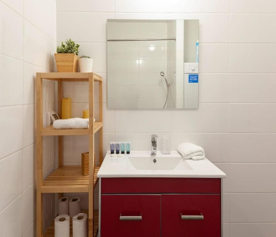 Bathroom, towels