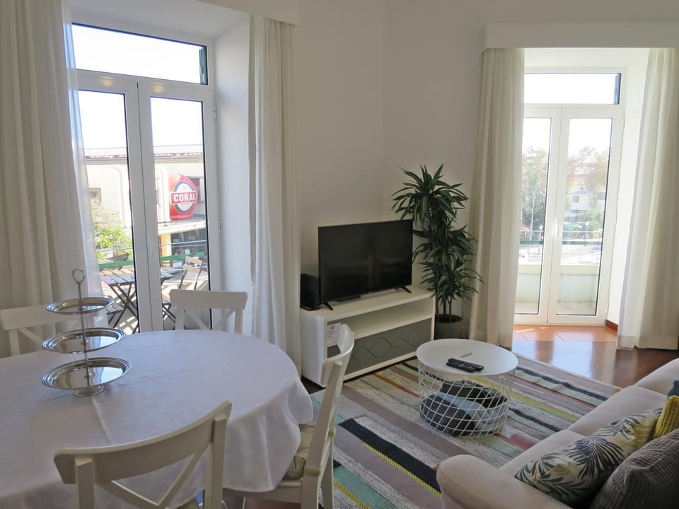 Communal lounge/ TV room, TV and multimedia, Living room